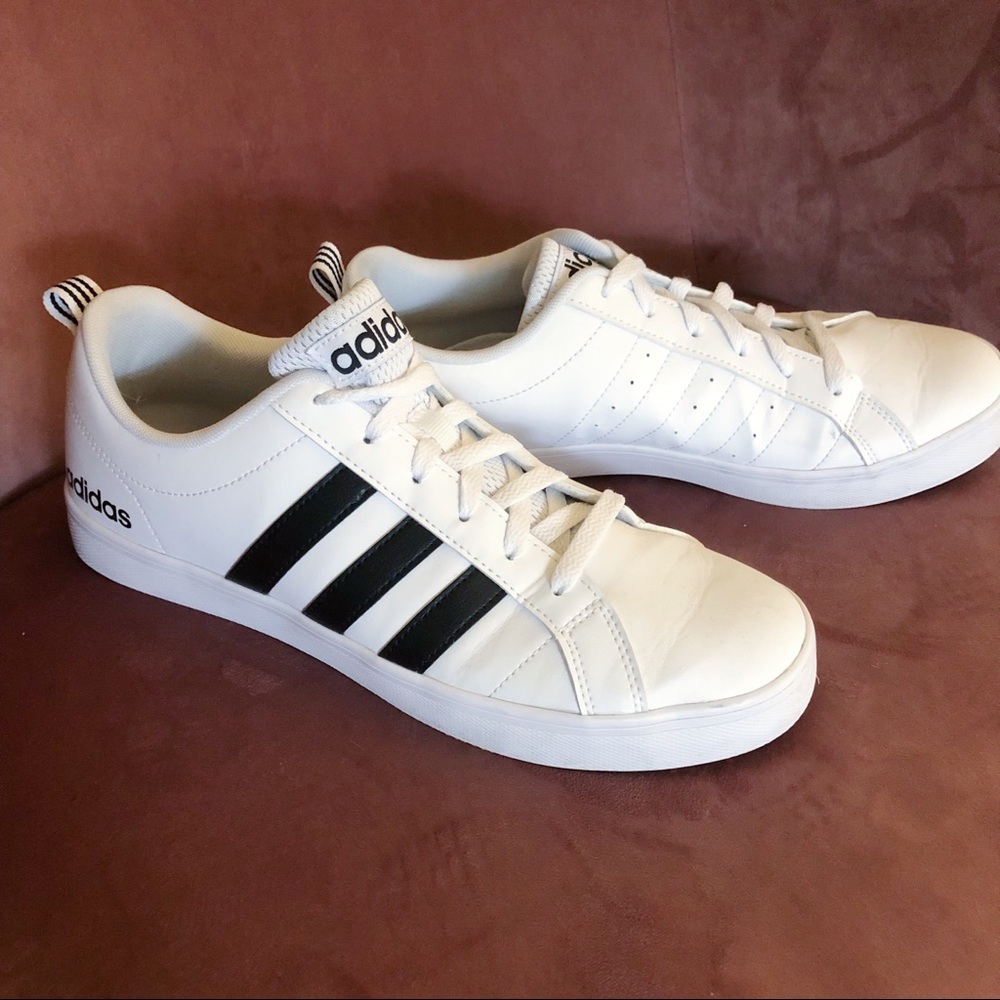 Adidas Sneakers